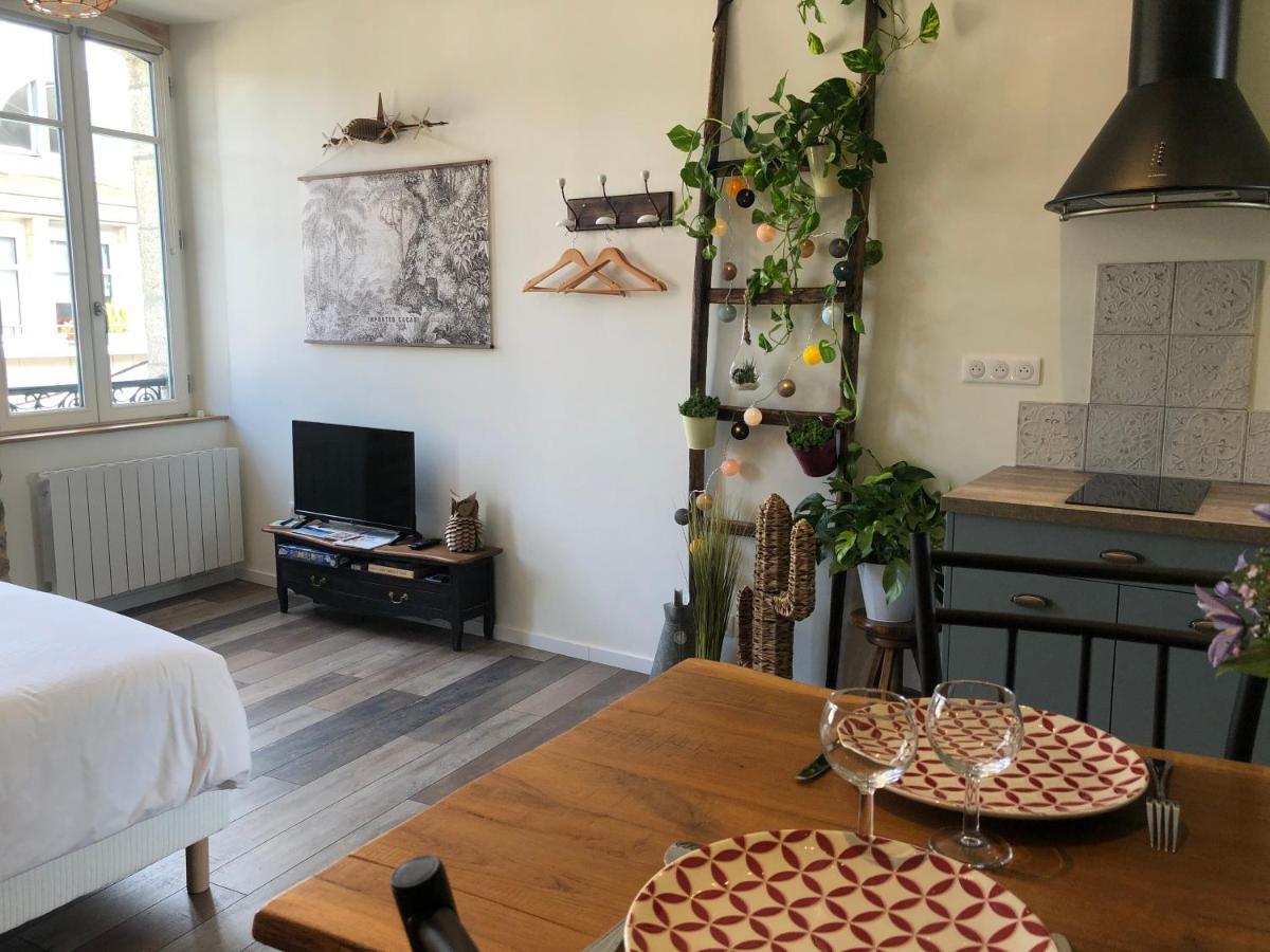 Appartement Centre-Ville Avec Terrasse Rustique Vannes Esterno foto